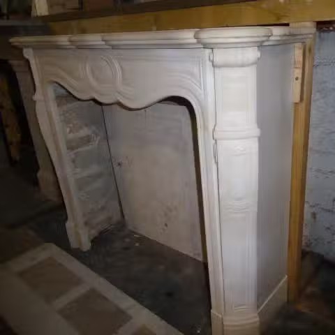 French Louis XV Style Marble Chimney Piece – Elegant Period Fireplace Surround — photo 3 of 3