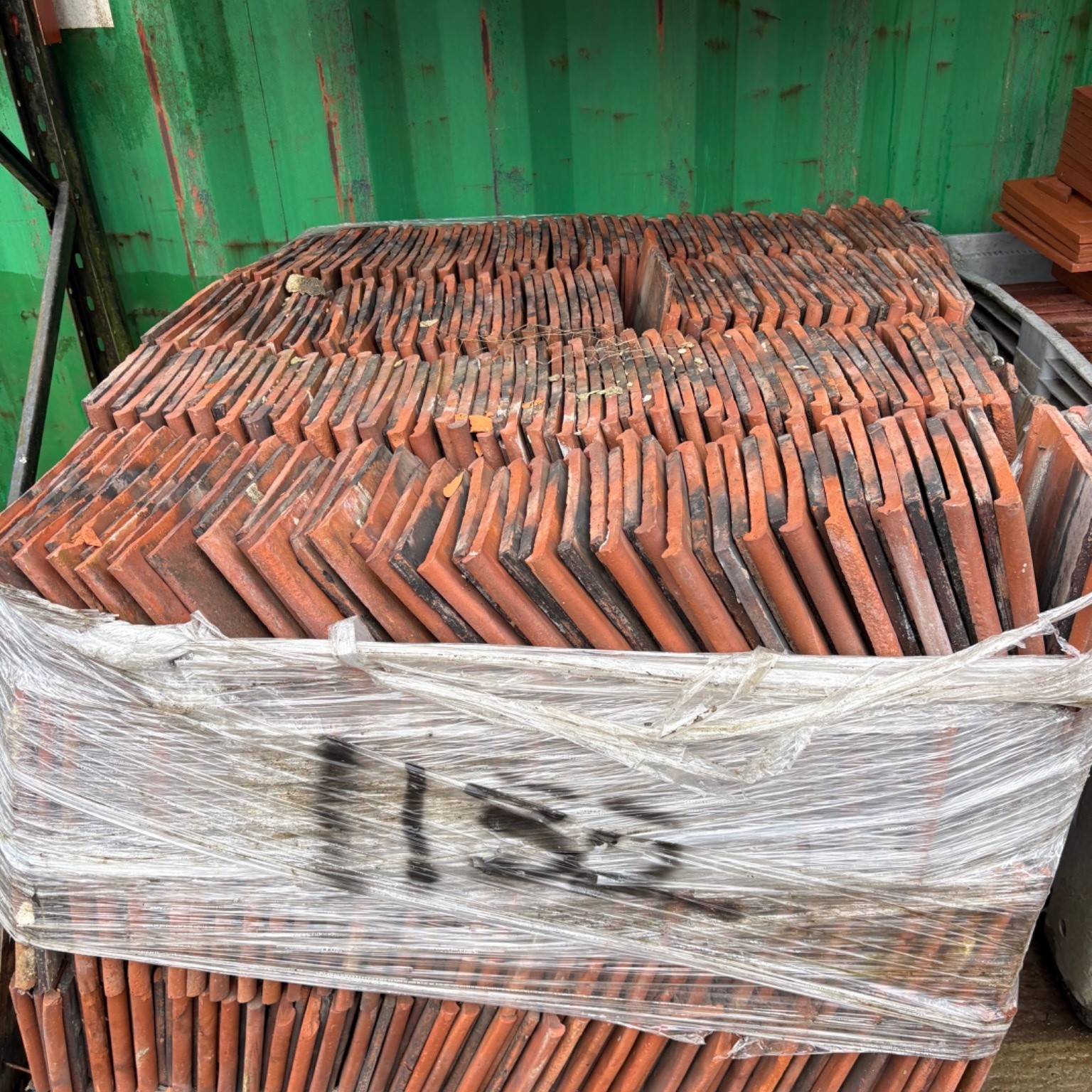 Reclaimed Red Clay Plain Roof Tiles – Large Batch
