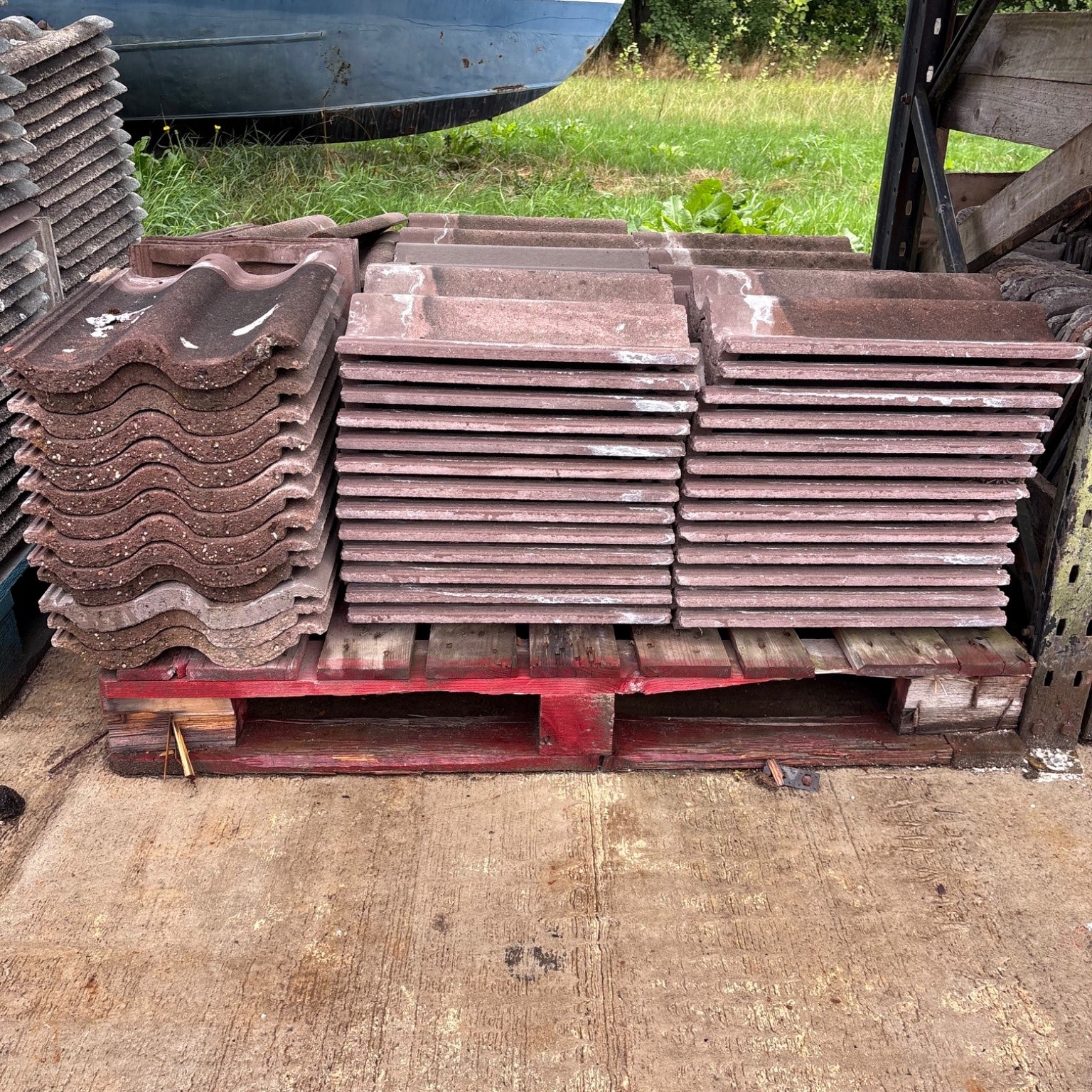 Reclaimed Red/Brown Concrete Roof Tiles – Mixed Profiles