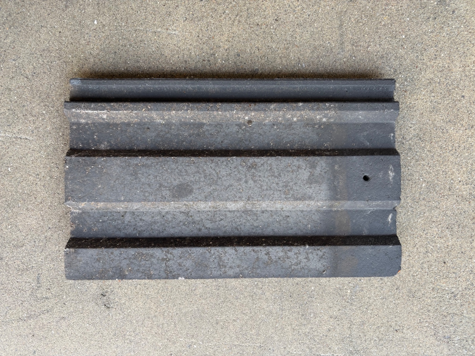 200 concrete tiles — photo 2 of 3