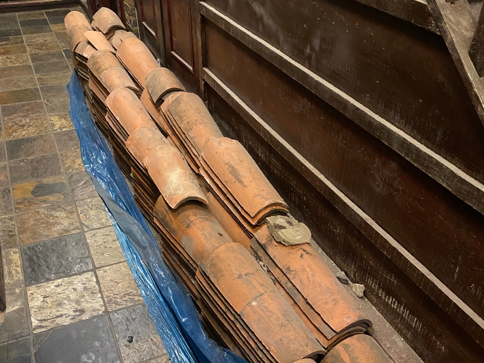 300 x vintage terracotta channel/canal roof tiles