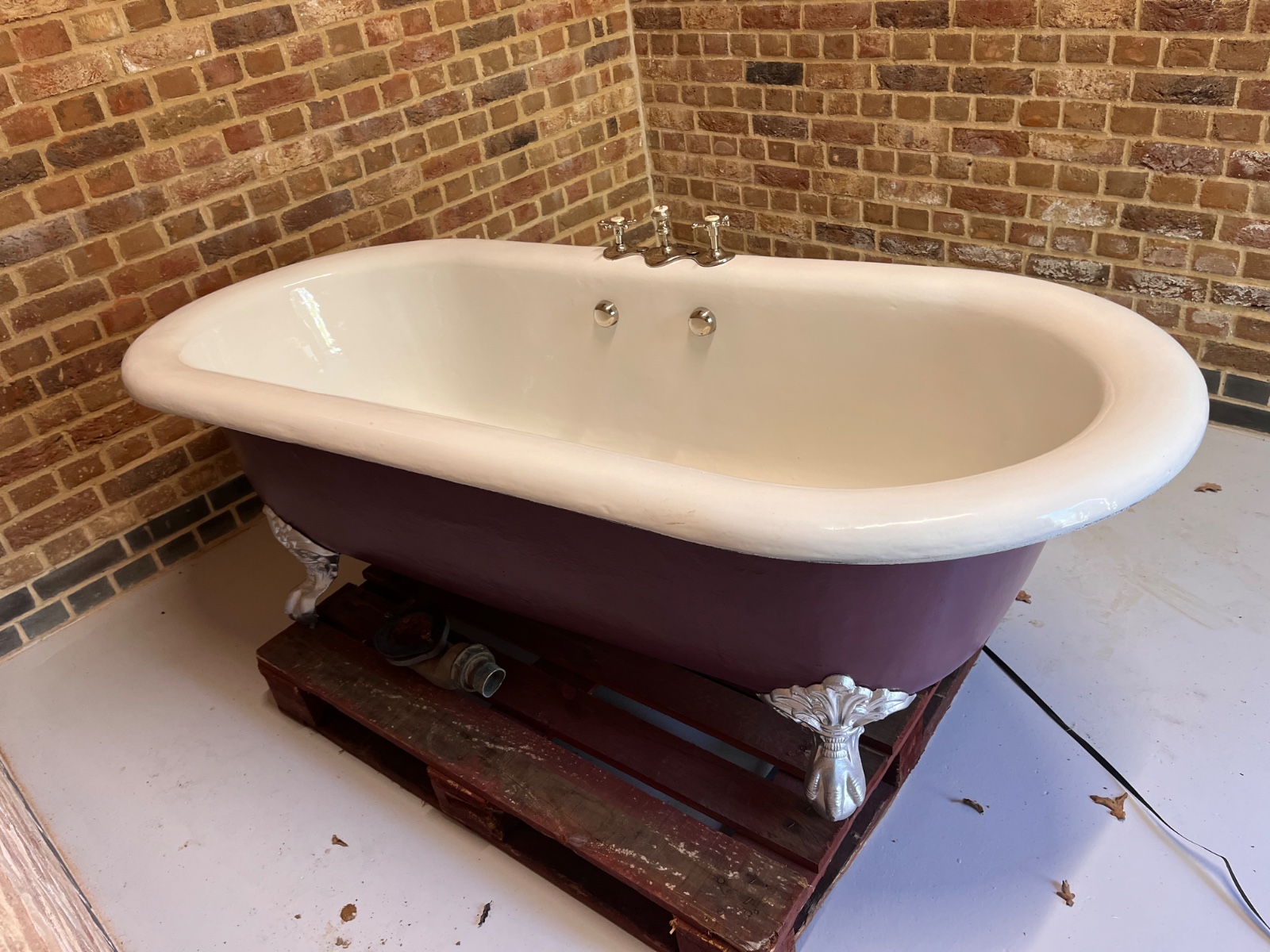 Bath tub