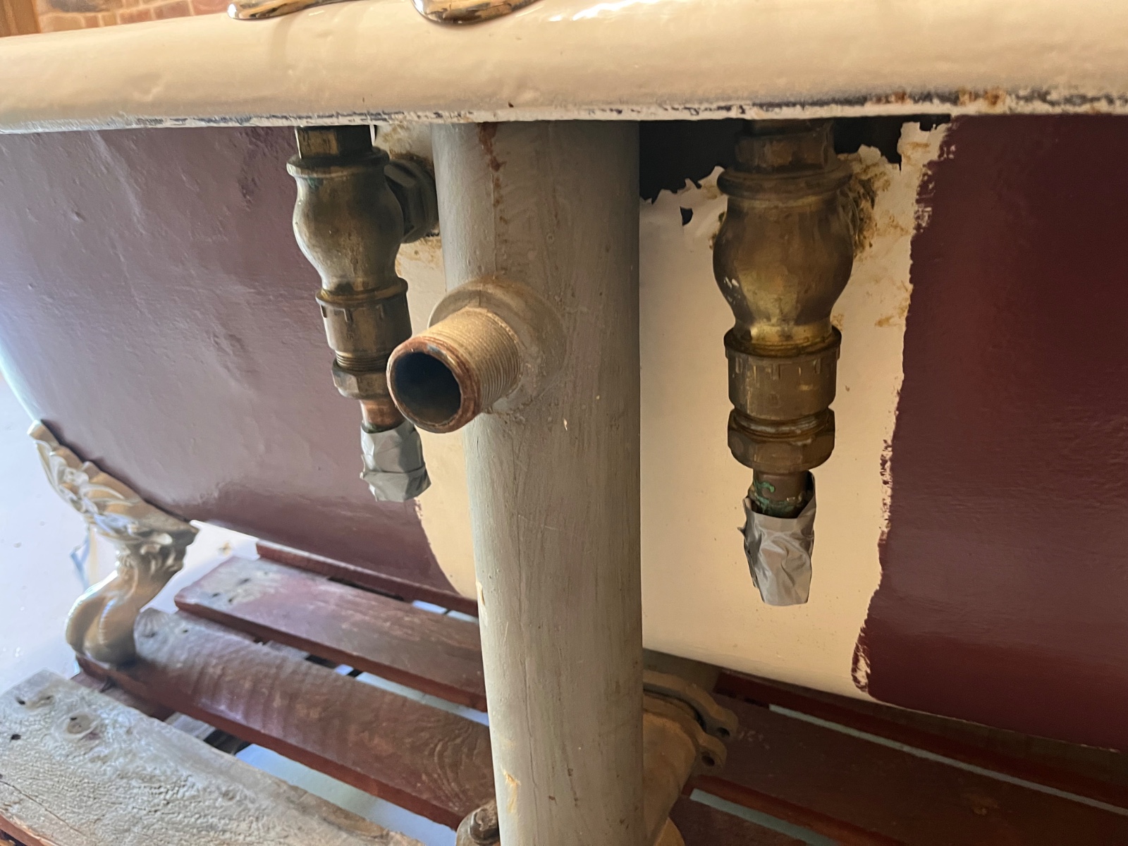 Bath tub — photo 4 of 5
