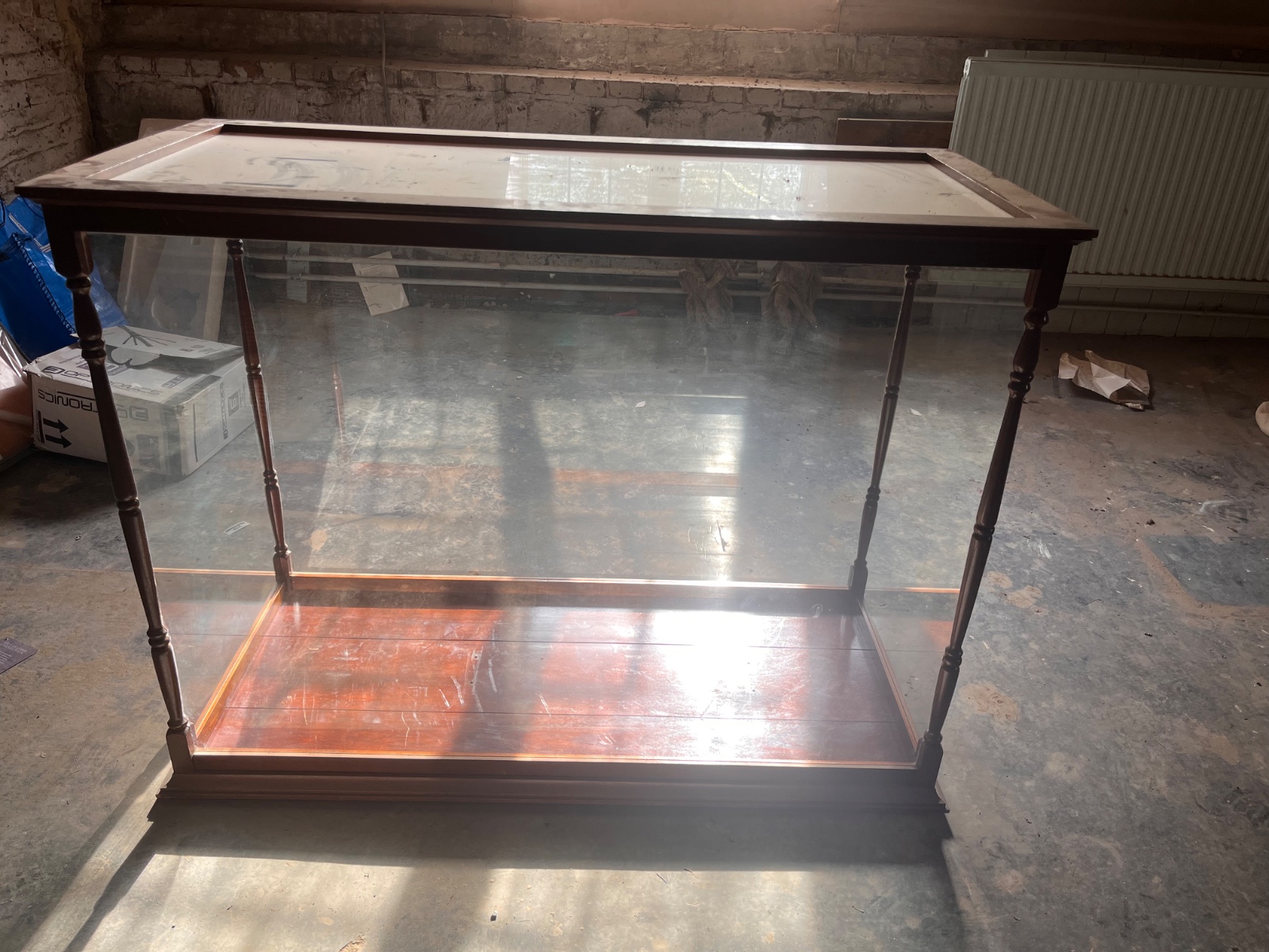 Glass display cabinet