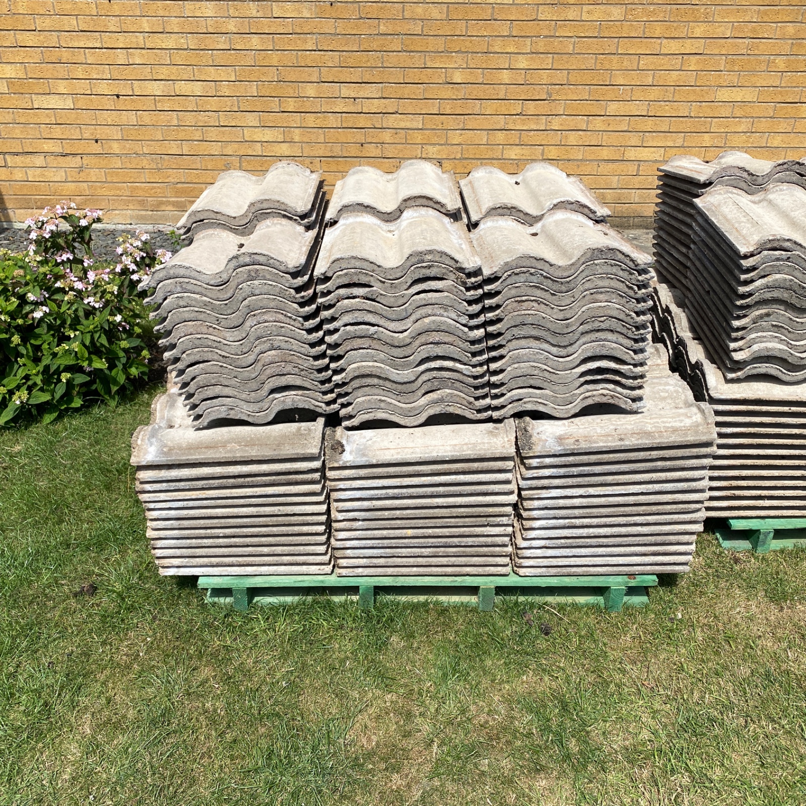 Marley Mendip concrete tile — photo 2 of 6
