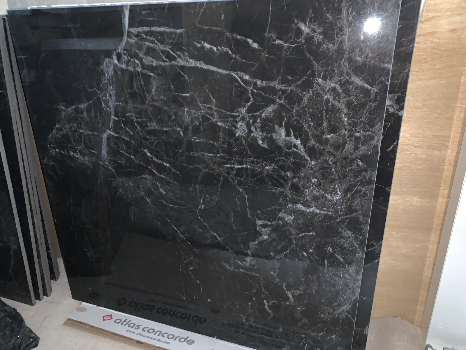 Minoli Italian tiles, Marvel range, Noir St Laurent