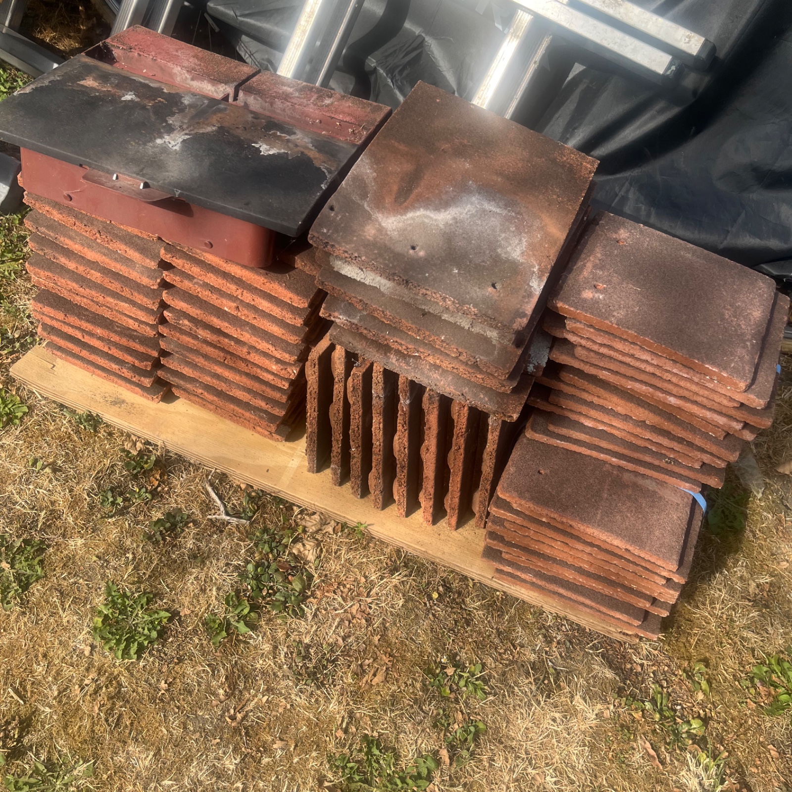 Reclaimed roof tiles — photo 2 of 2