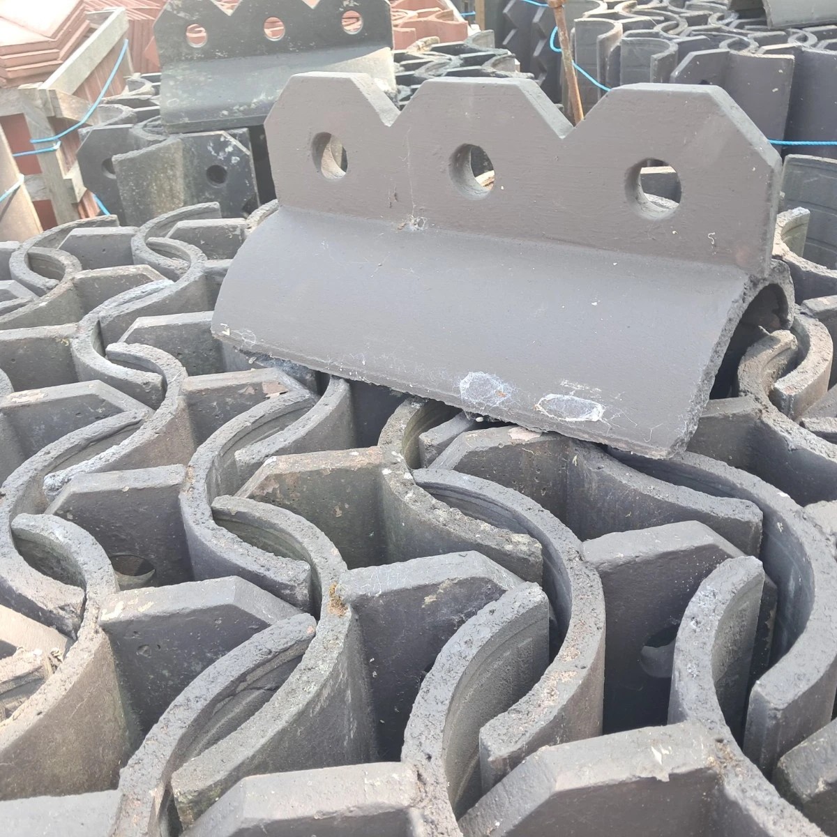 196 x FRC CONCRETE BLACK HALF ROUND RIDGE TILES 3 HOLES