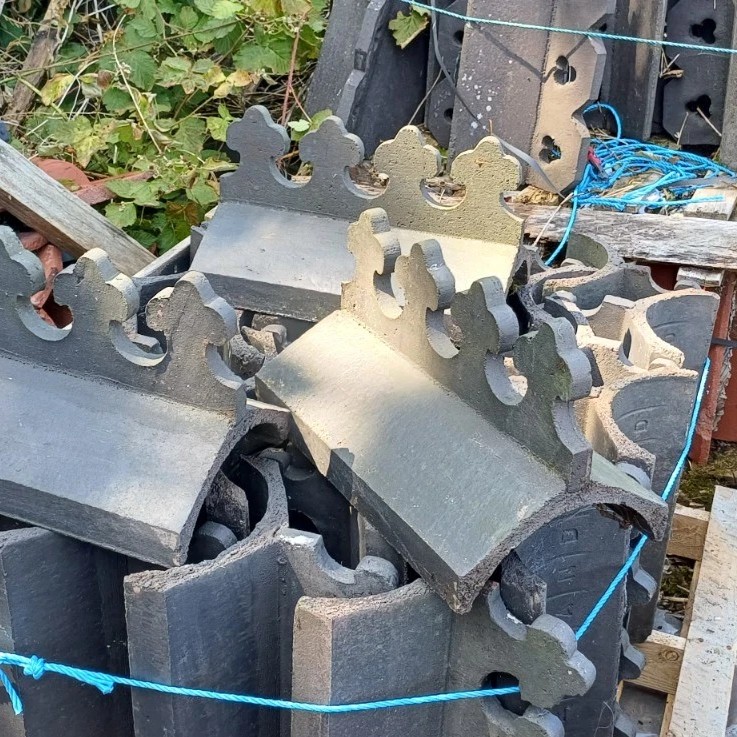 30 X FRC CONCRETE BLACK FLEUR DE LIS RIDGE TILES