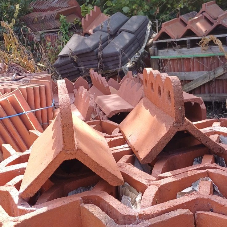 35 x FRC CONCRETE TERRACOTTA 4 ROUND HOLES RIDGE TILES — photo 3 of 4