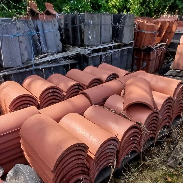60 x FRC CONCRETE TERRACOTTA HALF ROUND RIDGE TILES