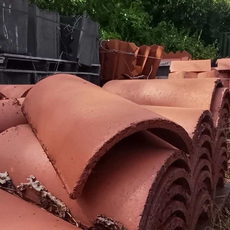 60 x FRC CONCRETE TERRACOTTA HALF ROUND RIDGE TILES — photo 2 of 2