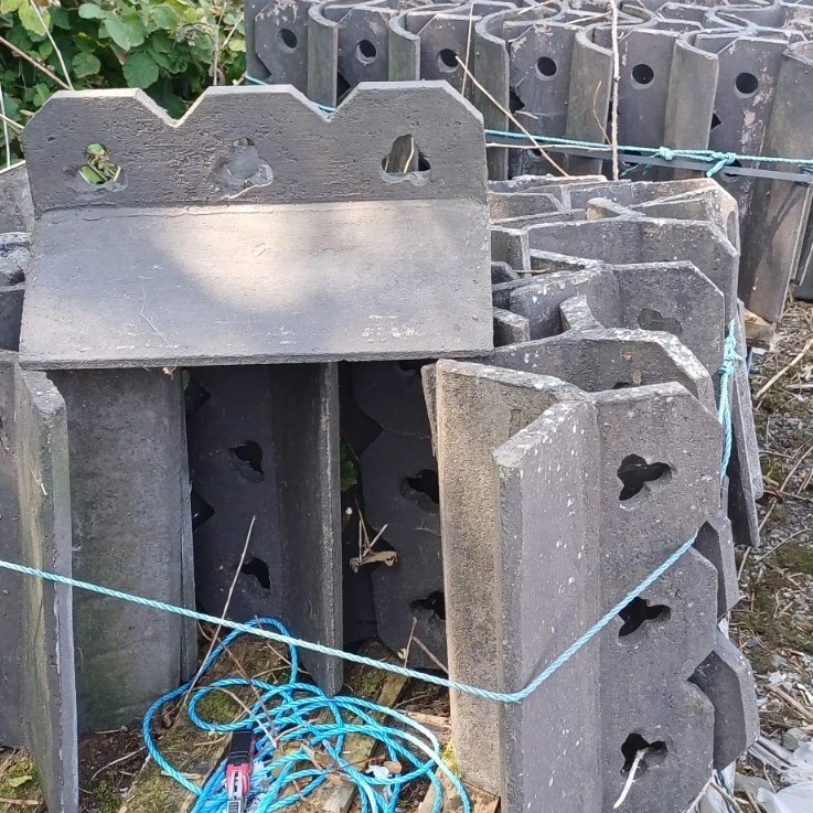 32 x FRC Concrete Black 3 holes shamrock design ridge tiles