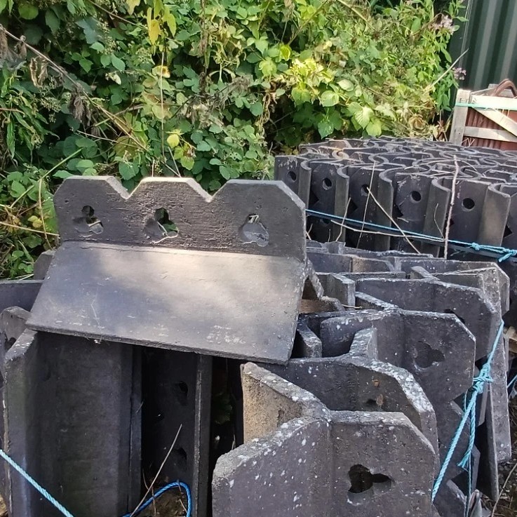 32 x FRC Concrete Black 3 holes shamrock design ridge tiles — photo 2 of 4