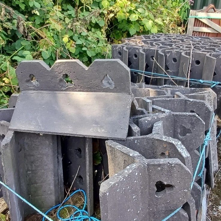 32 x FRC Concrete Black 3 holes shamrock design ridge tiles — photo 4 of 4