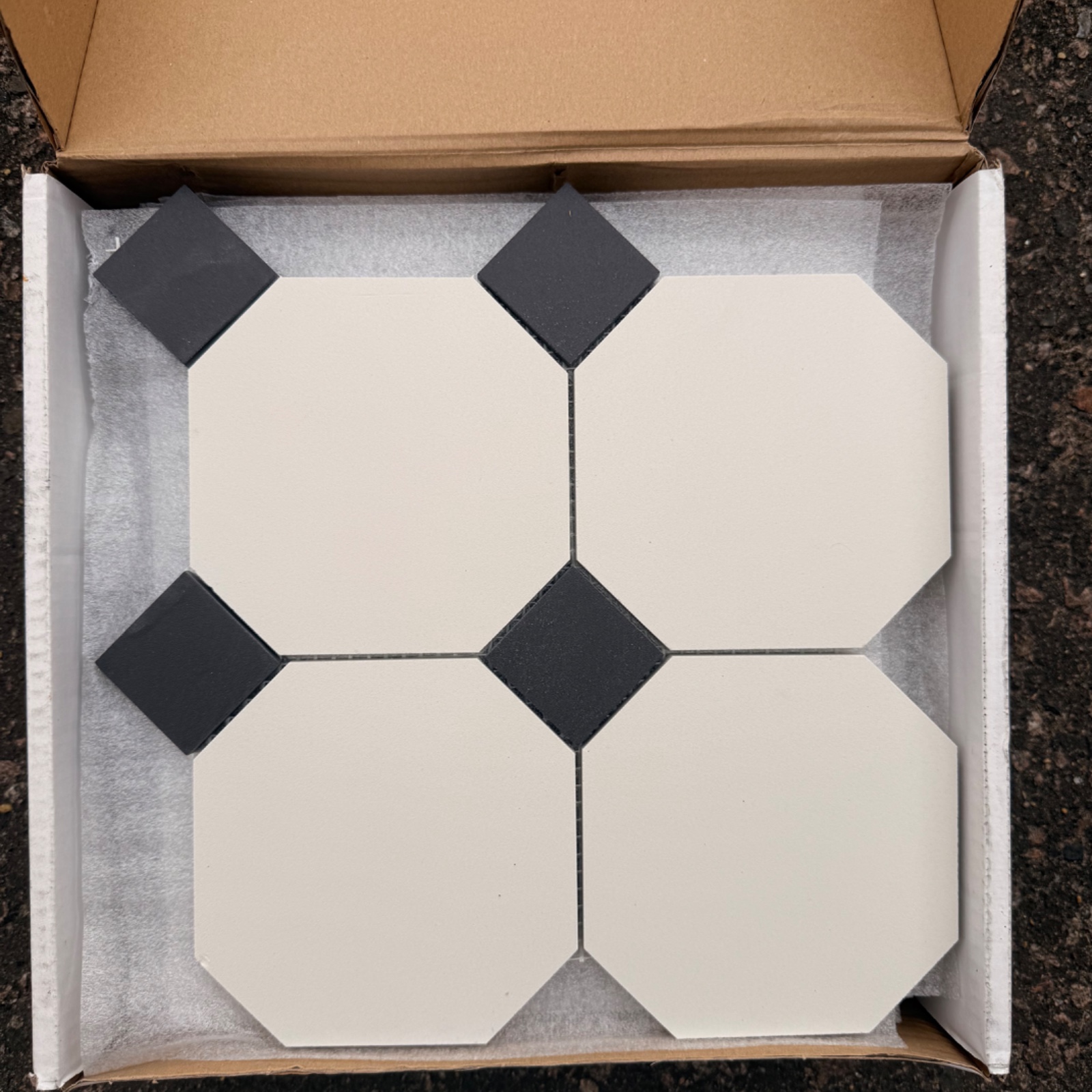 Victorian tiles — photo 4 of 5